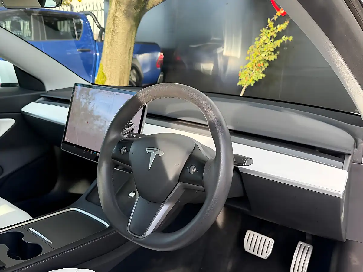 Used 2020 Tesla Model 3 Performance White - Interior and Exterior details 10
