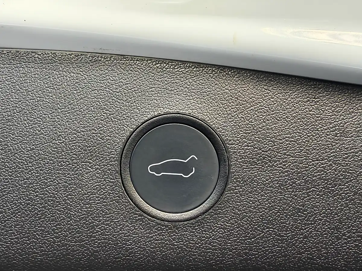 Used 2020 Tesla Model 3 Performance White - Interior and Exterior details 11