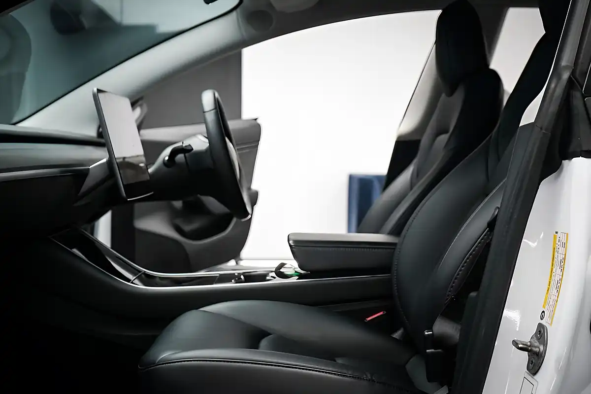 Used 2020 Tesla Model 3 Performance White - Interior and Exterior details 17