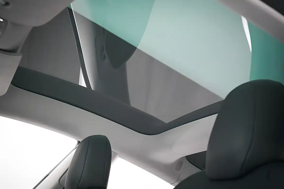 Used 2020 Tesla Model 3 Performance White - Interior and Exterior details 3