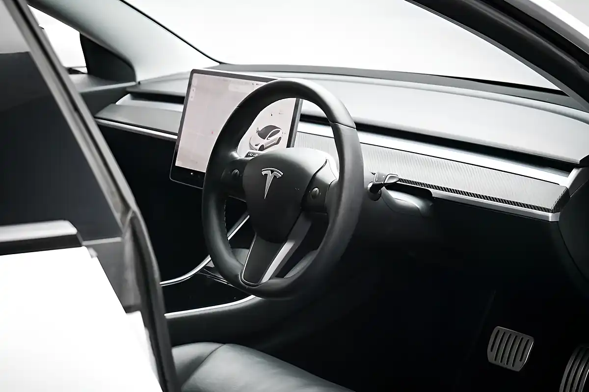 Used 2020 Tesla Model 3 Performance White - Interior and Exterior details 5