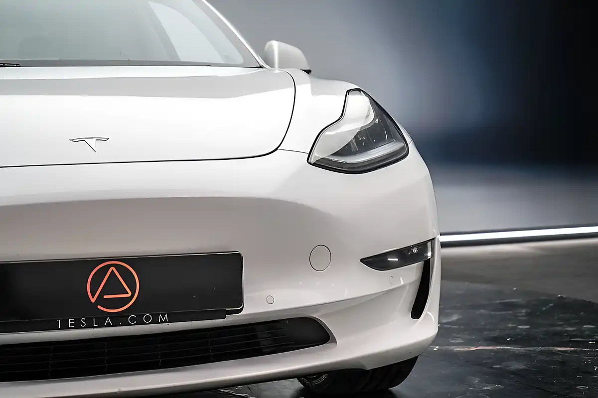 Used 2020 Tesla Model 3 Performance White - Interior and Exterior details 7