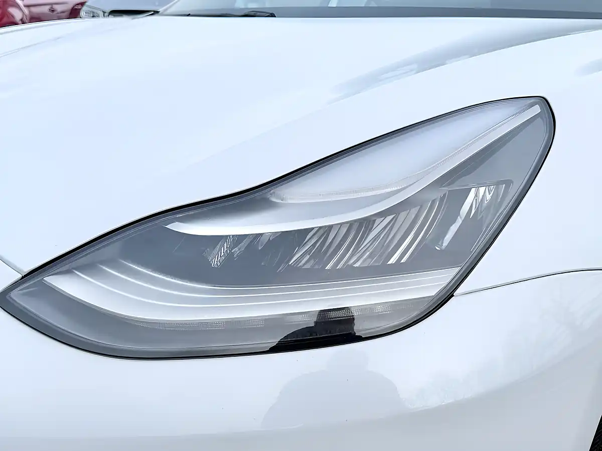 Used 2020 Tesla Model 3 Performance White Pearl - Interior and Exterior details 11