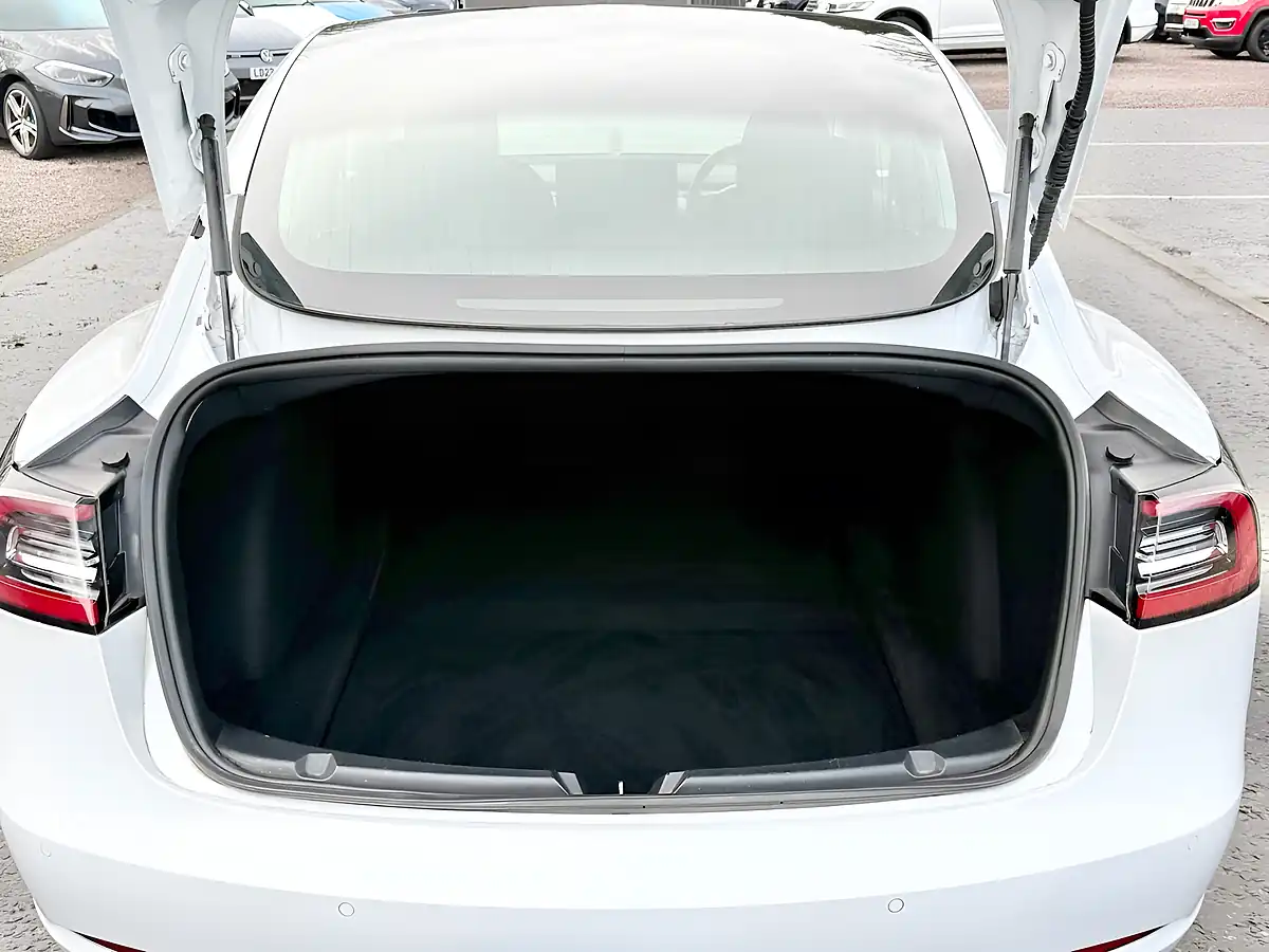 Used 2020 Tesla Model 3 Performance White Pearl - Interior and Exterior details 15