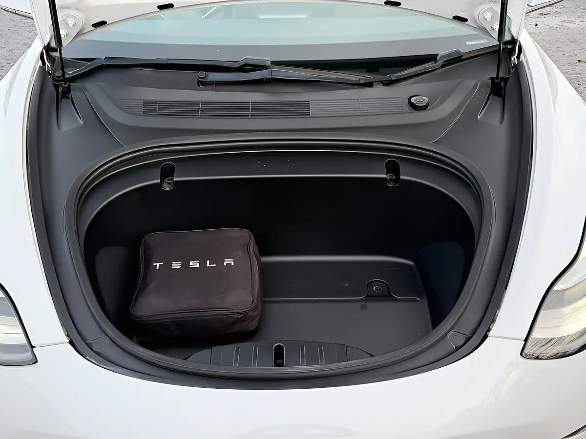 Used 2020 Tesla Model 3 Performance White Pearl - Interior and Exterior details 17