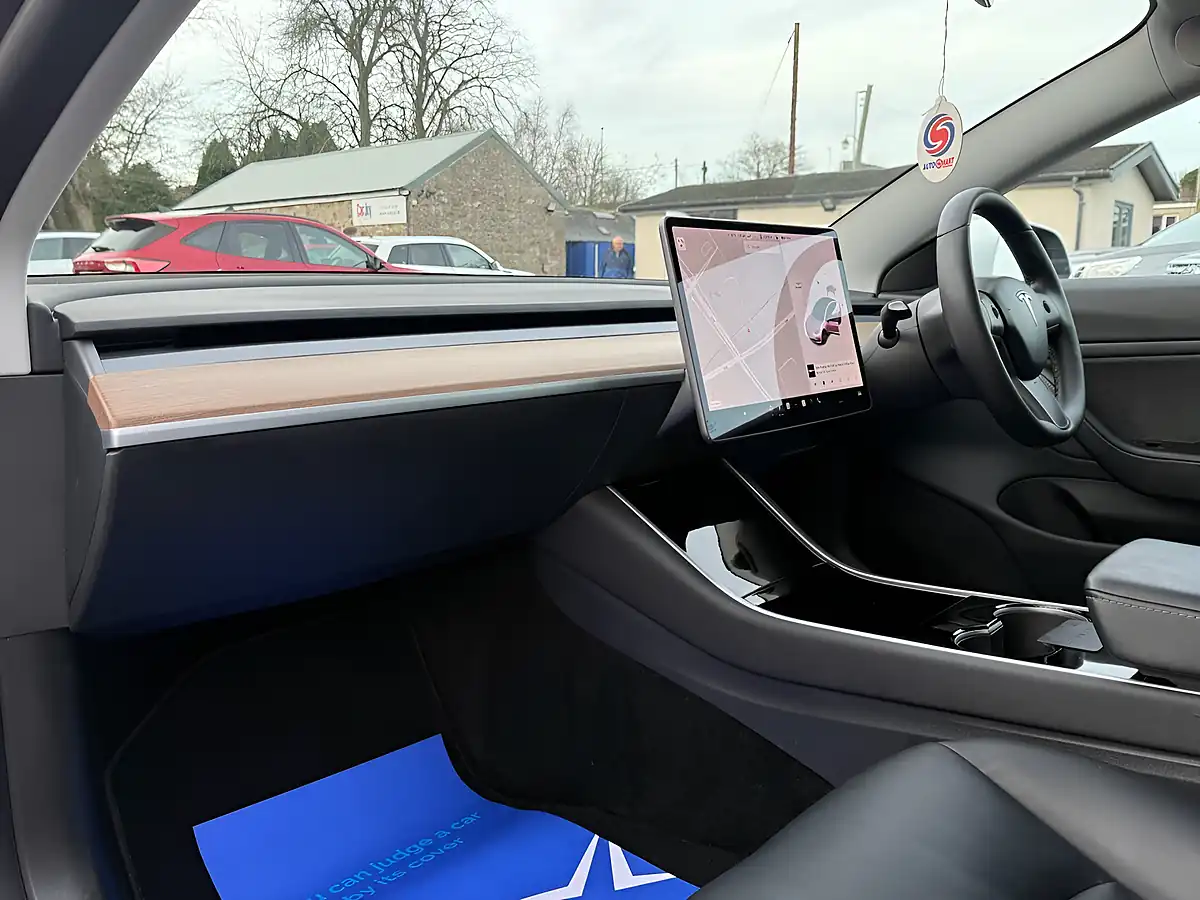Used 2020 Tesla Model 3 Performance White Pearl - Interior and Exterior details 18
