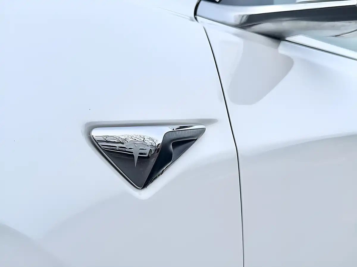 Used 2020 Tesla Model 3 Performance White Pearl - Interior and Exterior details 8