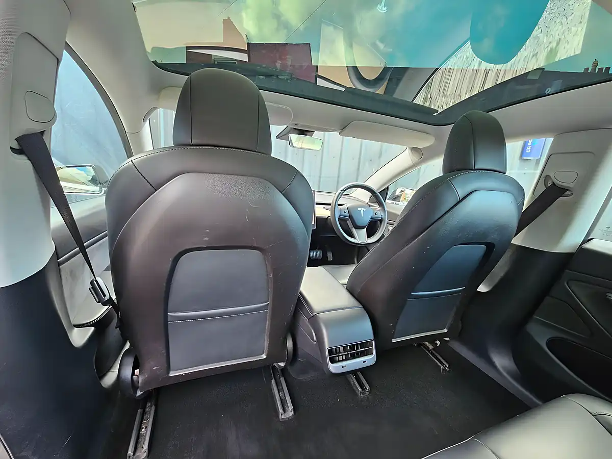 Used 2020 Tesla Model 3 Standard Range Plus Black - Interior and Exterior details 12