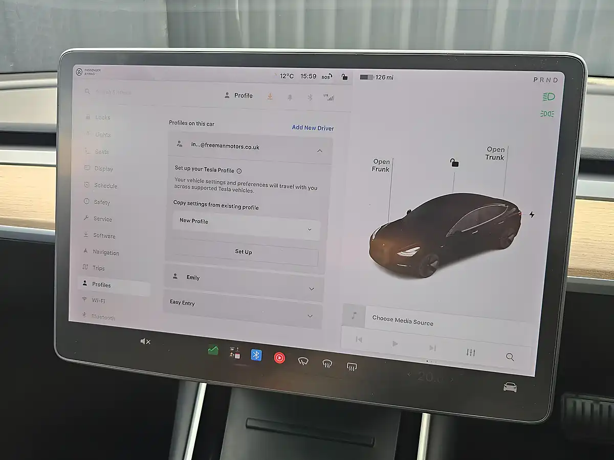 Used 2020 Tesla Model 3 Standard Range Plus Black - Interior and Exterior details 17