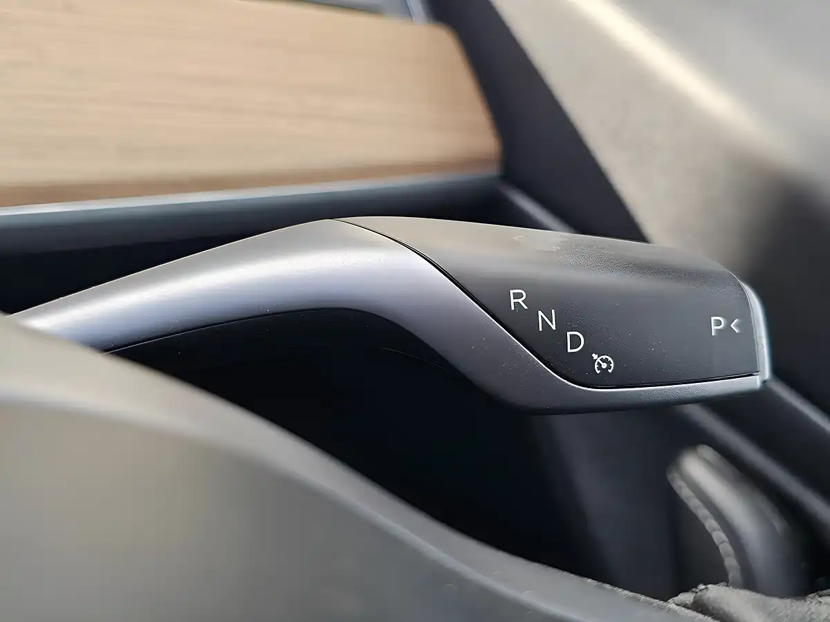 Used 2020 Tesla Model 3 Standard Range Plus Black - Interior and Exterior details 19
