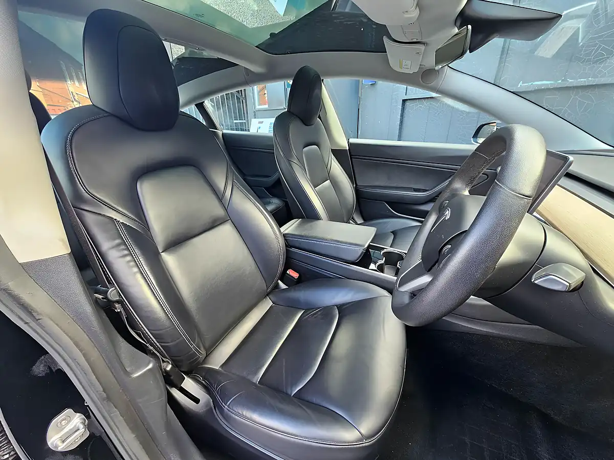 Used 2020 Tesla Model 3 Standard Range Plus Black - Interior and Exterior details 9