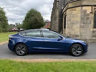 Used 2020 Tesla Model 3 Standard Range Plus Blue - Interior and Exterior details 2