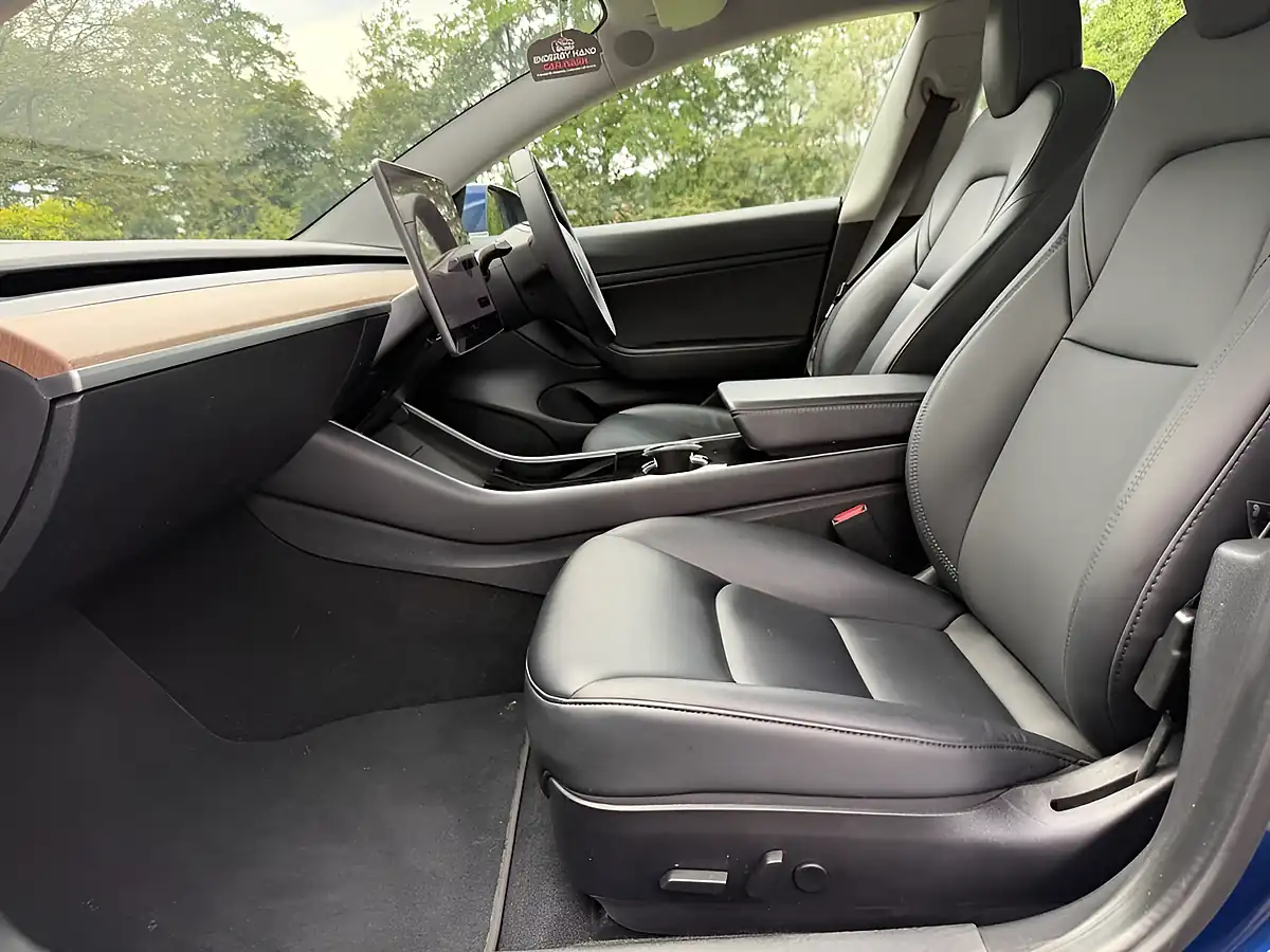 Used 2020 Tesla Model 3 Standard Range Plus Blue - Interior and Exterior details 20