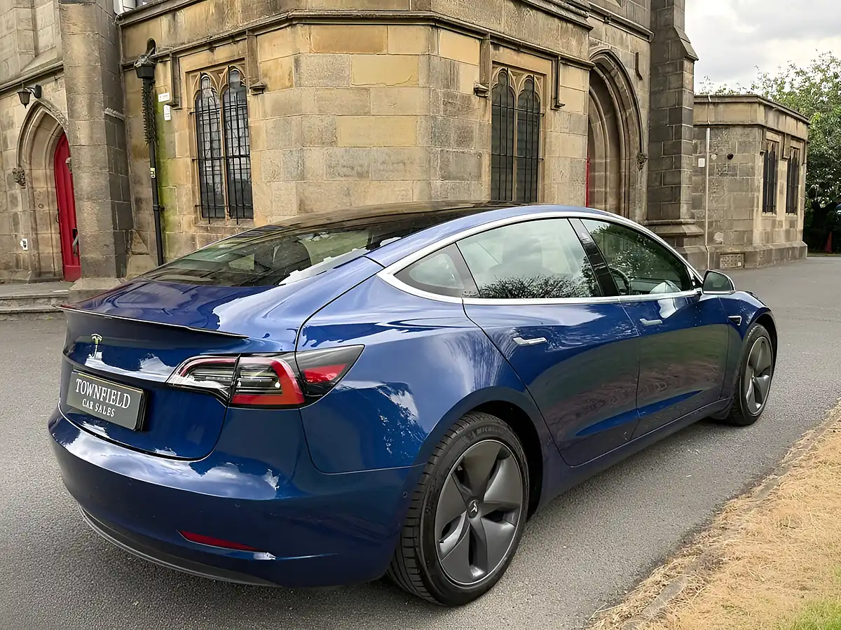 Used 2020 Tesla Model 3 Standard Range Plus Blue - Interior and Exterior details 3