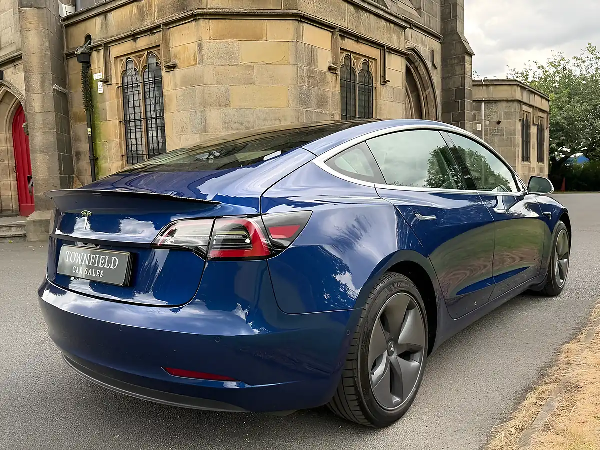 Used 2020 Tesla Model 3 Standard Range Plus Blue - Interior and Exterior details 4