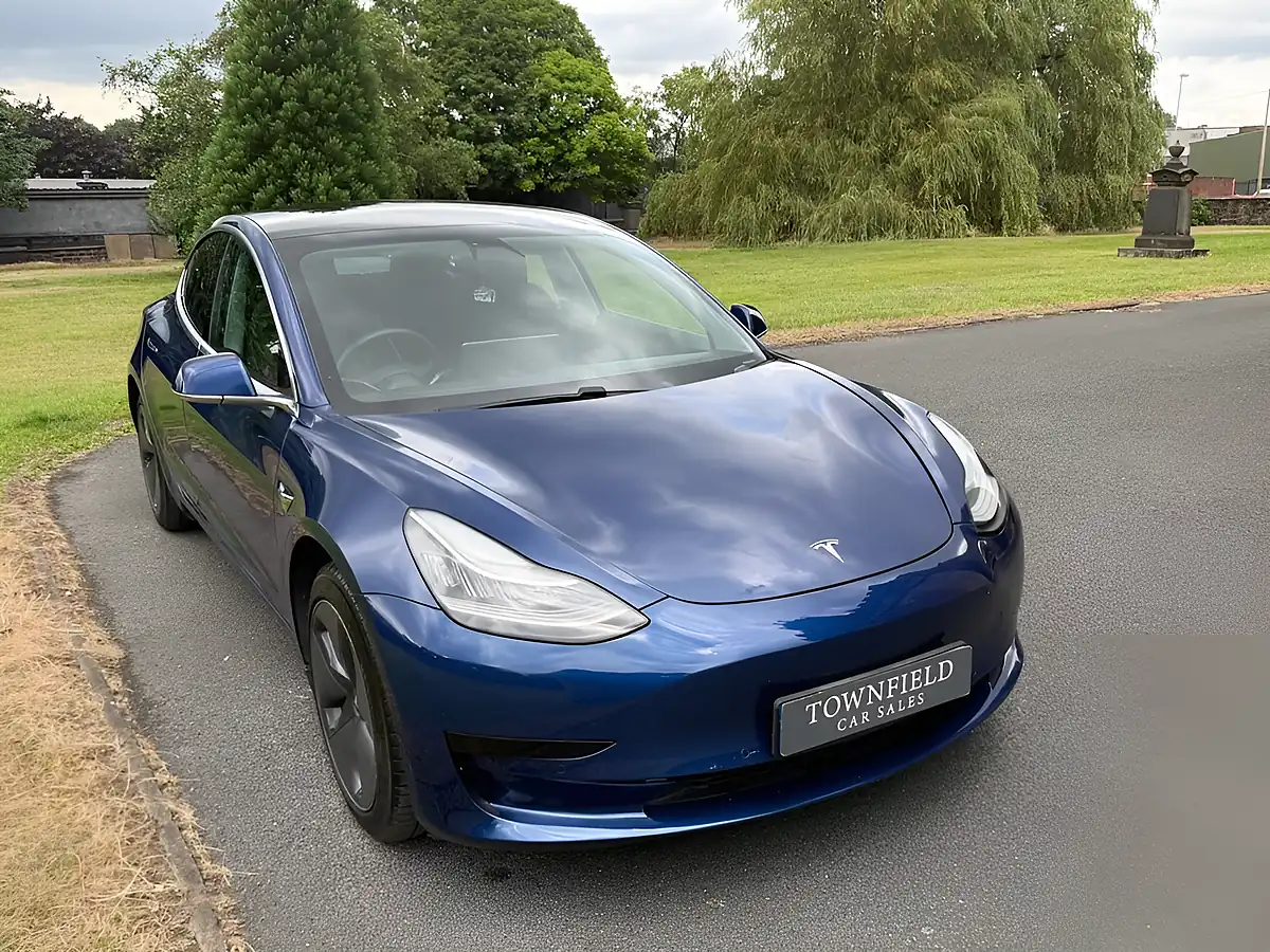 Used 2020 Tesla Model 3 Standard Range Plus Blue - Interior and Exterior details 8