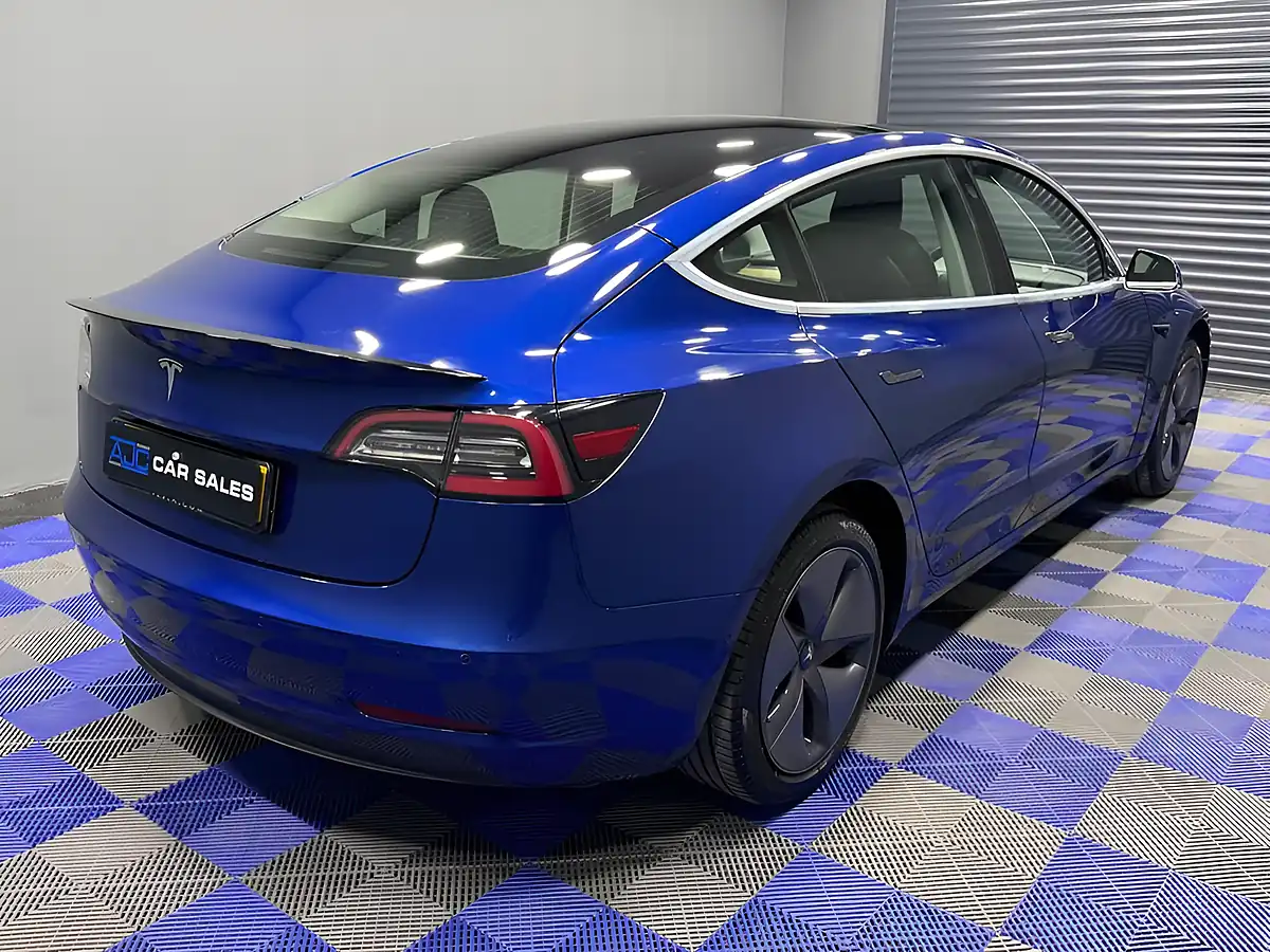 Used 2020 Tesla Model 3 Standard Range Plus Deep Blue - Interior and Exterior details 12