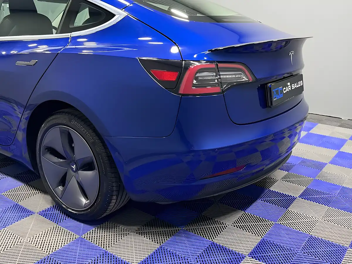 Used 2020 Tesla Model 3 Standard Range Plus Deep Blue - Interior and Exterior details 3
