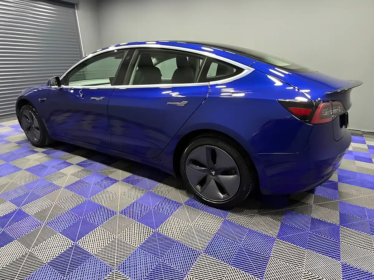 Used 2020 Tesla Model 3 Standard Range Plus Deep Blue - Interior and Exterior details 9