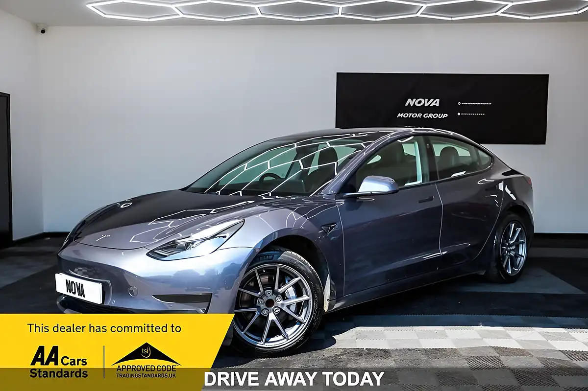 Used 2020 Tesla Model 3 Standard Range Plus Midnight Silver Metallic - Front View