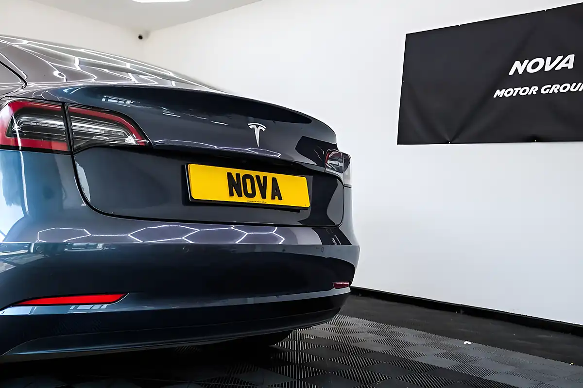Used 2020 Tesla Model 3 Standard Range Plus Midnight Silver Metallic - Interior and Exterior details 10