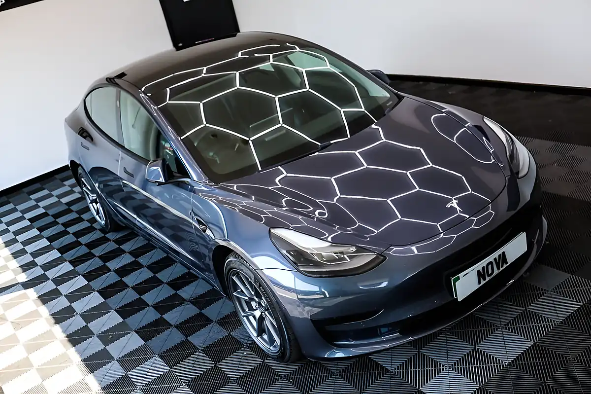 Used 2020 Tesla Model 3 Standard Range Plus Midnight Silver Metallic - Interior and Exterior details 4