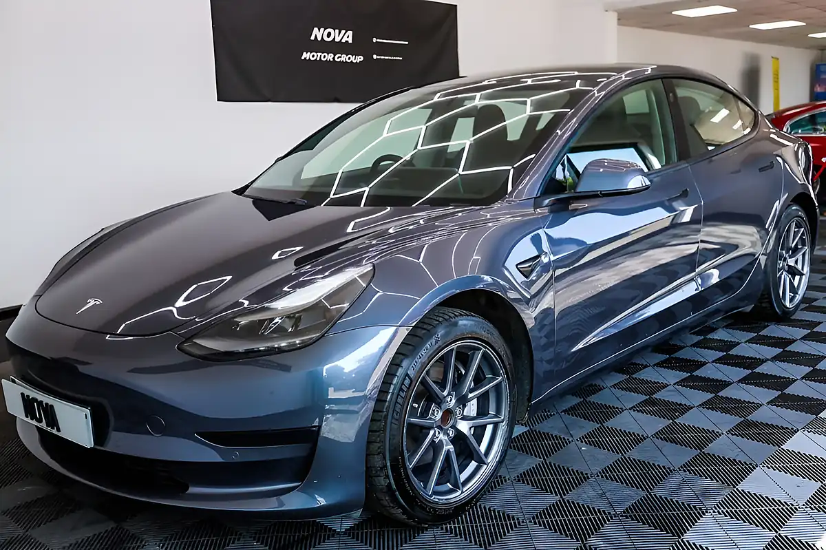 Used 2020 Tesla Model 3 Standard Range Plus Midnight Silver Metallic - Interior and Exterior details 7