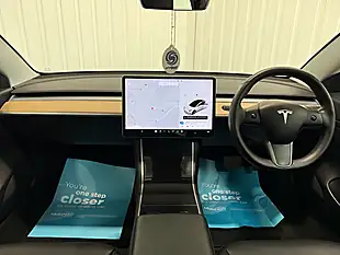 Used 2020 Tesla Model 3 Standard Range Plus Pearl White - Interior and Exterior details 14