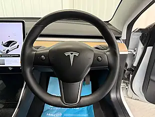 Used 2020 Tesla Model 3 Standard Range Plus Pearl White - Interior and Exterior details 19
