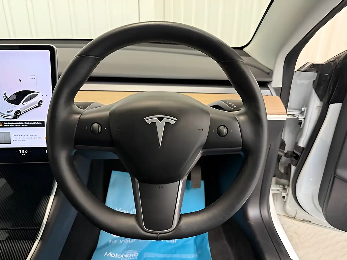 Used 2020 Tesla Model 3 Standard Range Plus Pearl White - Interior and Exterior details 19