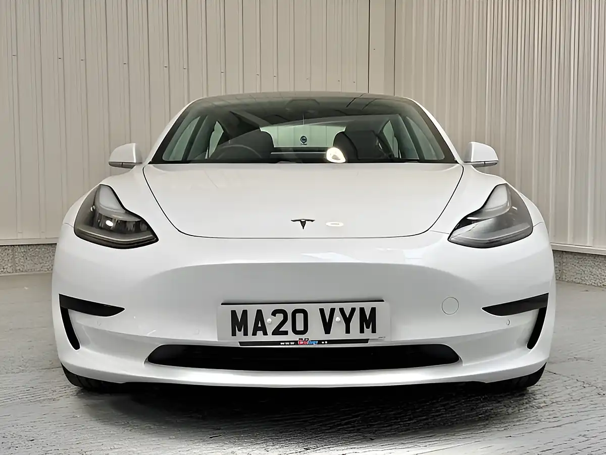 Used 2020 Tesla Model 3 Standard Range Plus Pearl White - Interior and Exterior details 2
