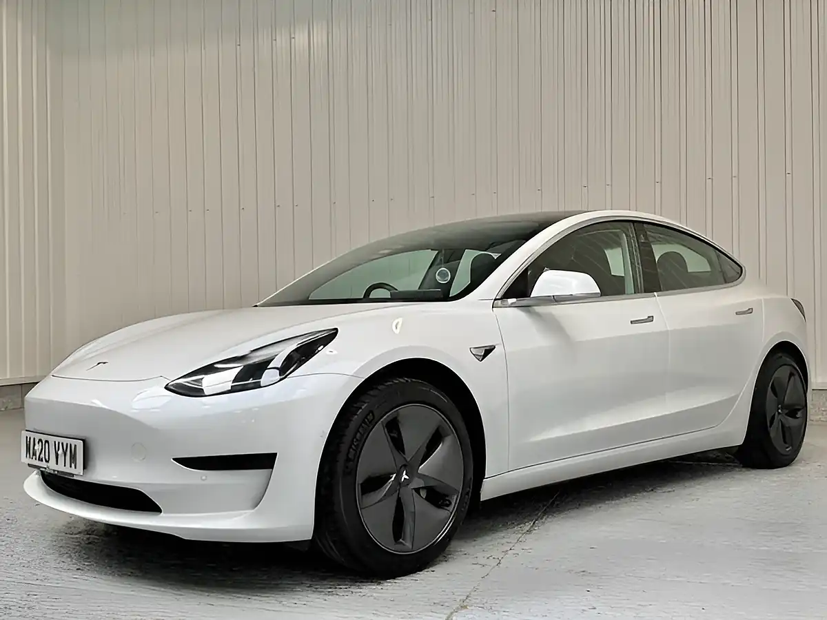 Used 2020 Tesla Model 3 Standard Range Plus Pearl White - Interior and Exterior details 3