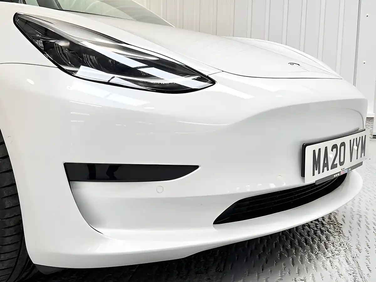 Used 2020 Tesla Model 3 Standard Range Plus Pearl White - Interior and Exterior details 9
