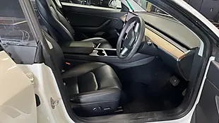 Used 2020 Tesla Model 3 Standard Range Plus White - Interior and Exterior details 11