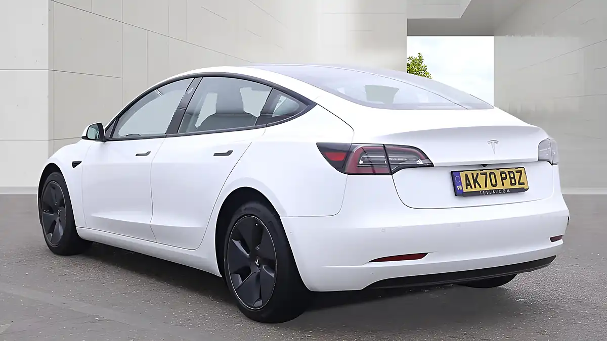 Used 2020 Tesla Model 3 Standard Range Plus White - Interior and Exterior details 3
