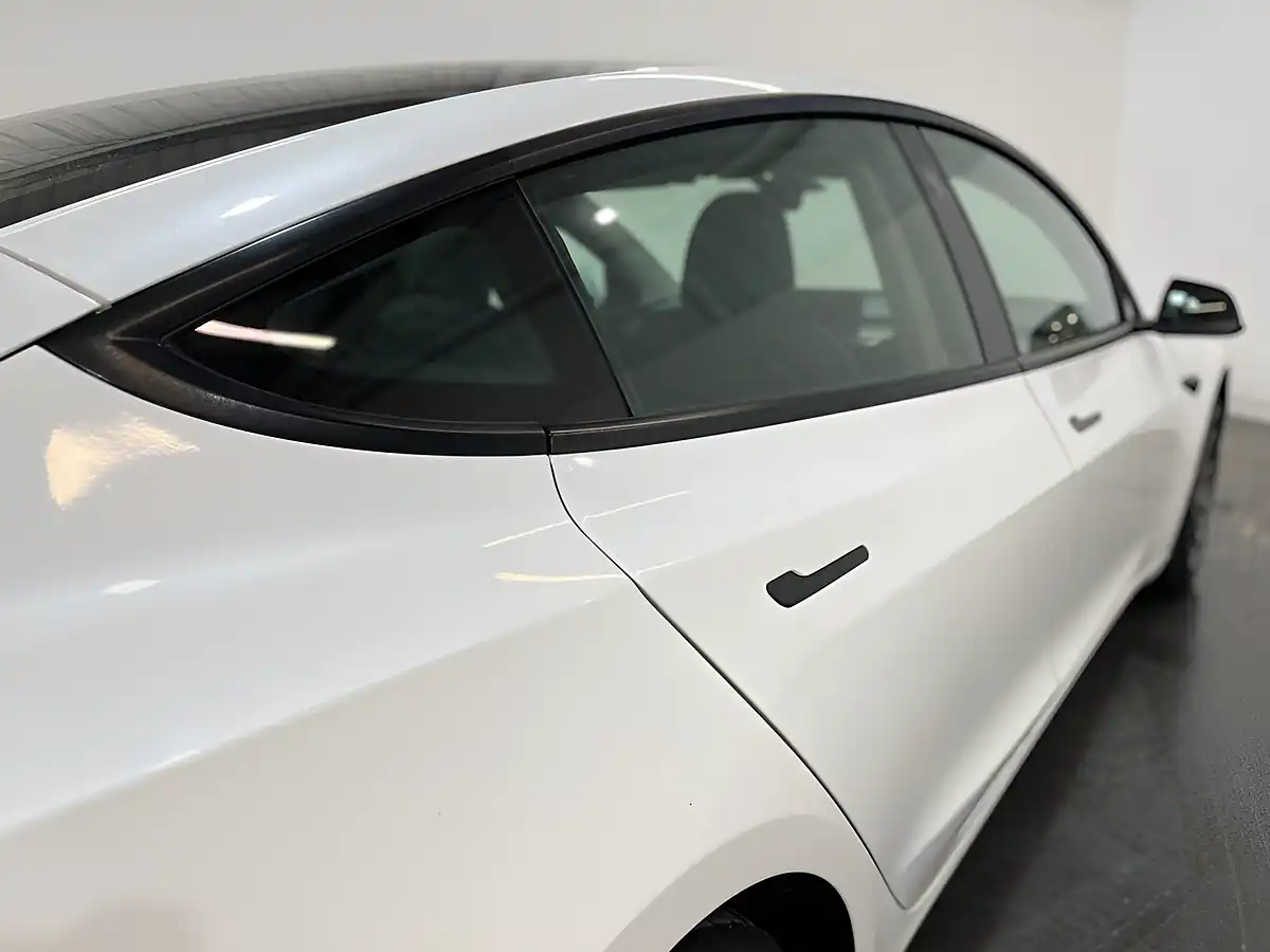 Used 2020 Tesla Model 3 Standard Range Plus White - Interior and Exterior details 11