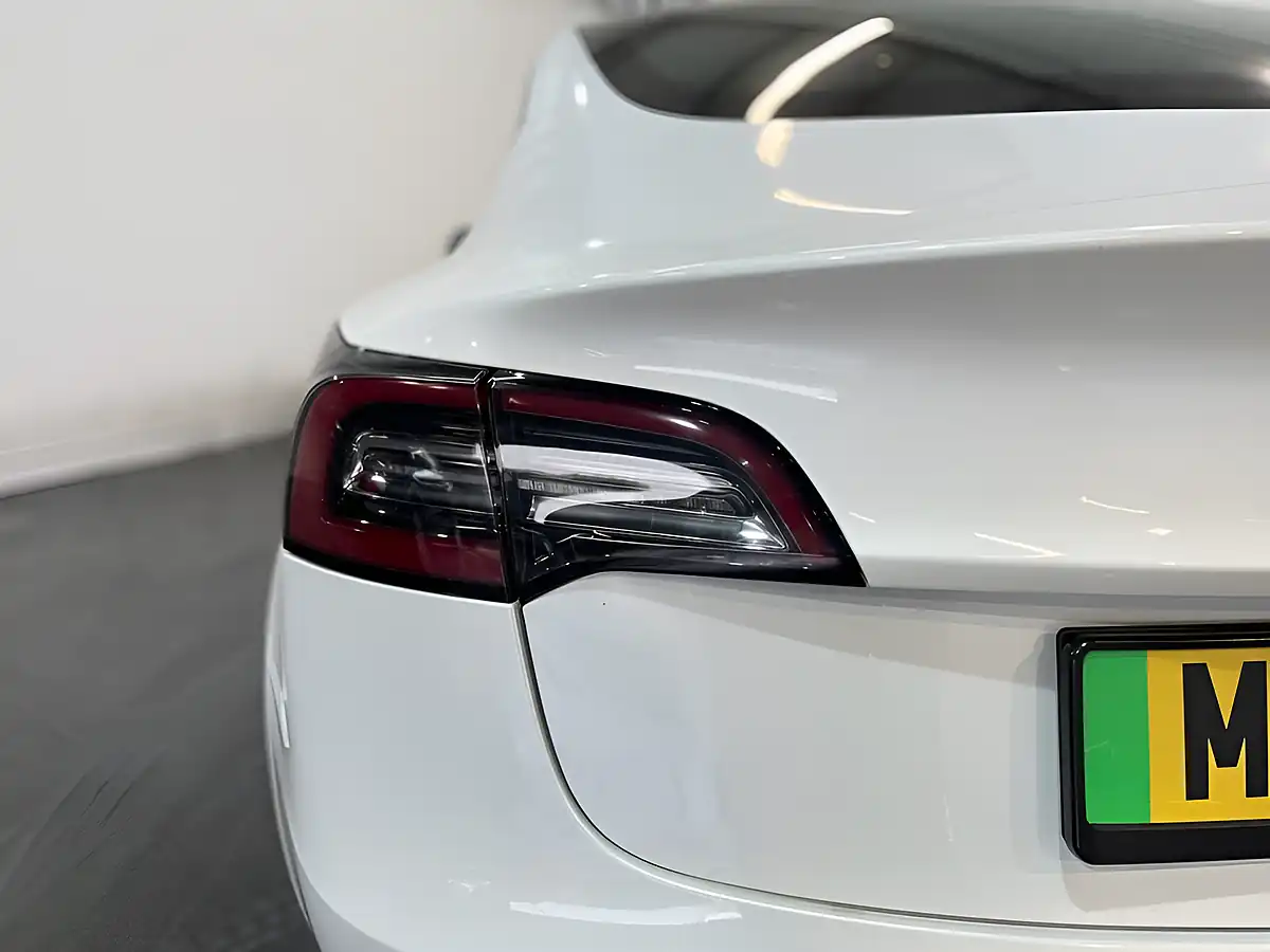 Used 2020 Tesla Model 3 Standard Range Plus White - Interior and Exterior details 12