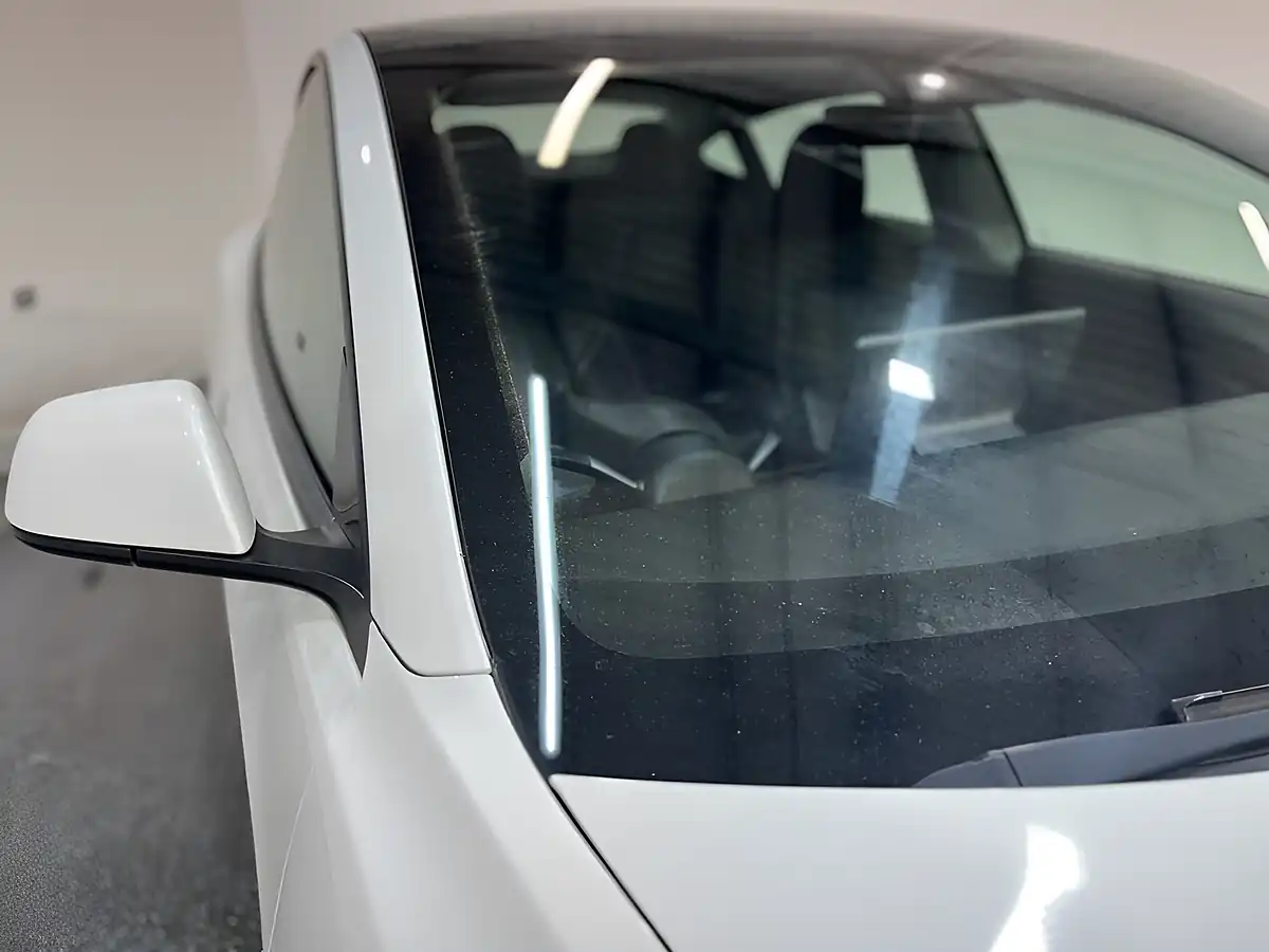 Used 2020 Tesla Model 3 Standard Range Plus White - Interior and Exterior details 6