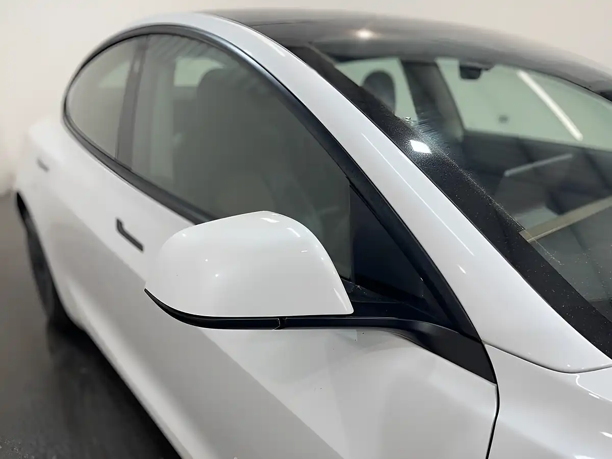 Used 2020 Tesla Model 3 Standard Range Plus White - Interior and Exterior details 7