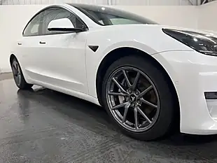 Used 2020 Tesla Model 3 Standard Range Plus White - Interior and Exterior details 8