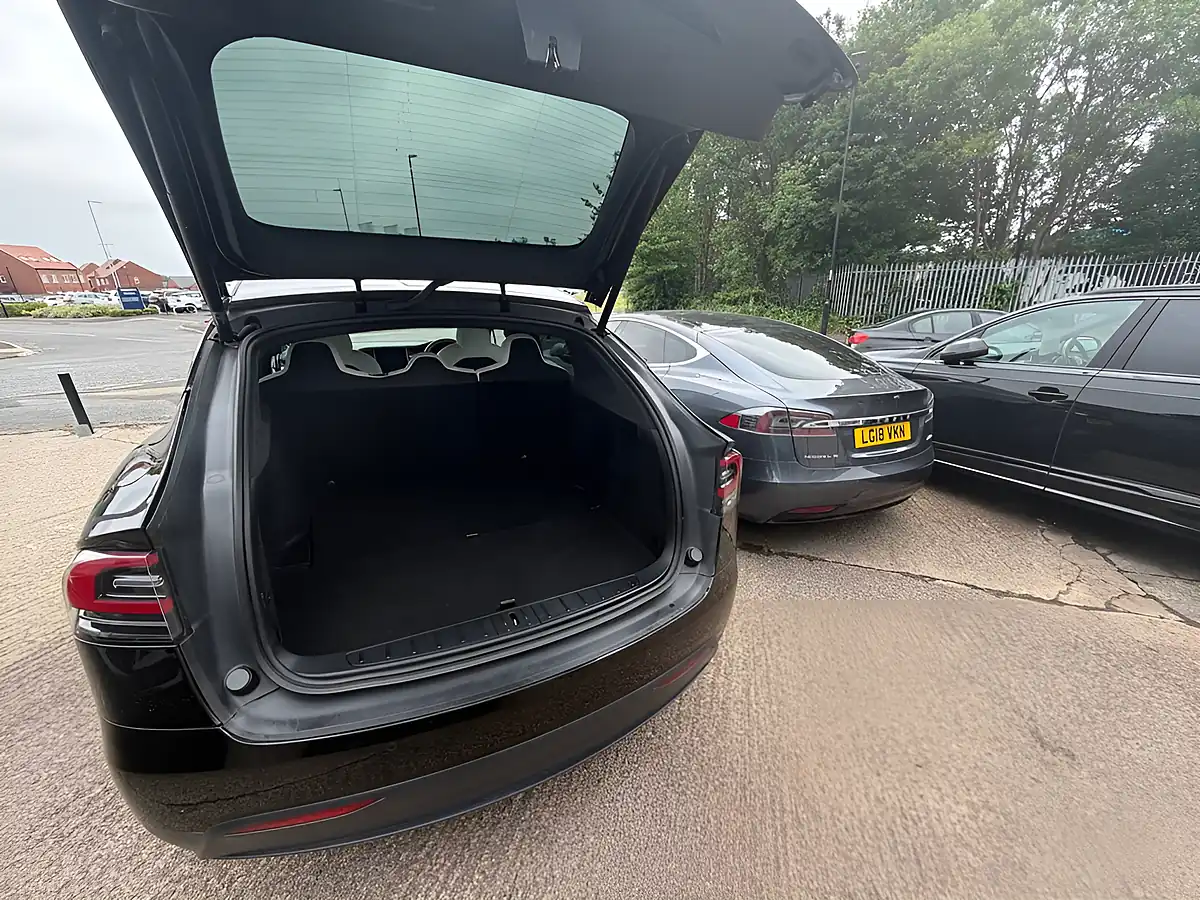 Used 2020 Tesla Model X Long Range Plus Black - Interior and Exterior details 15