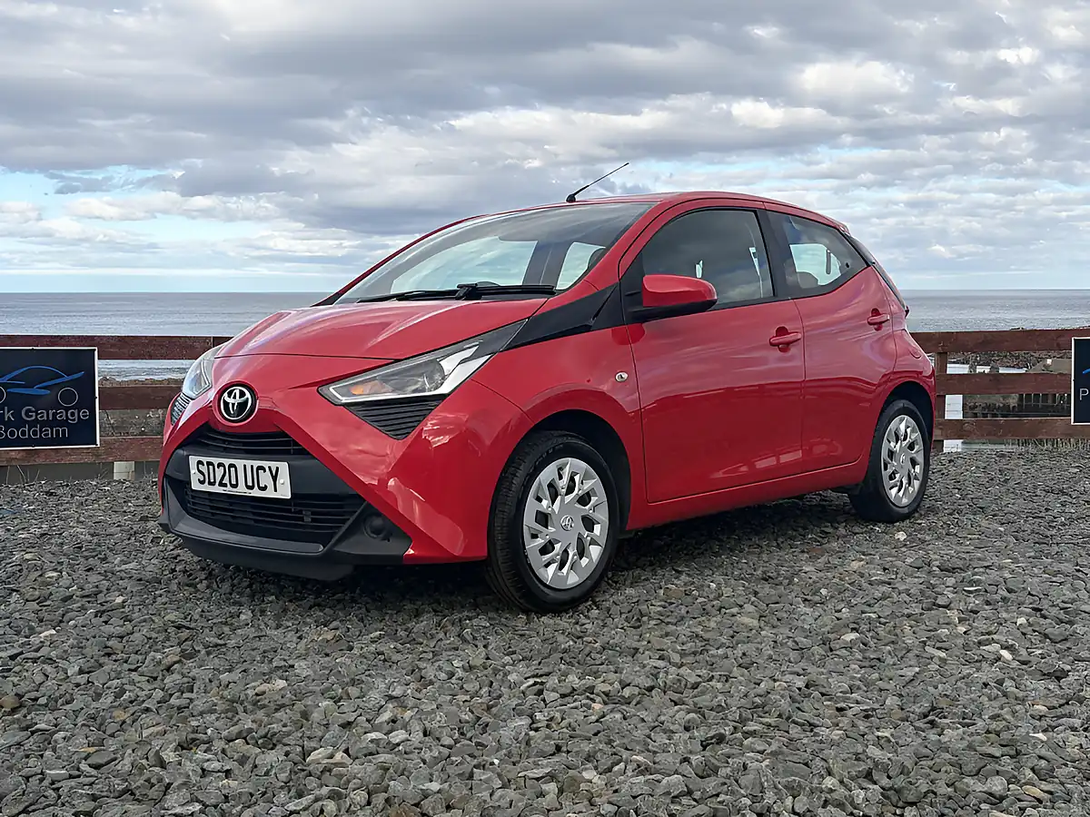 Used 2020 Toyota Aygo X-Play Red - Front View
