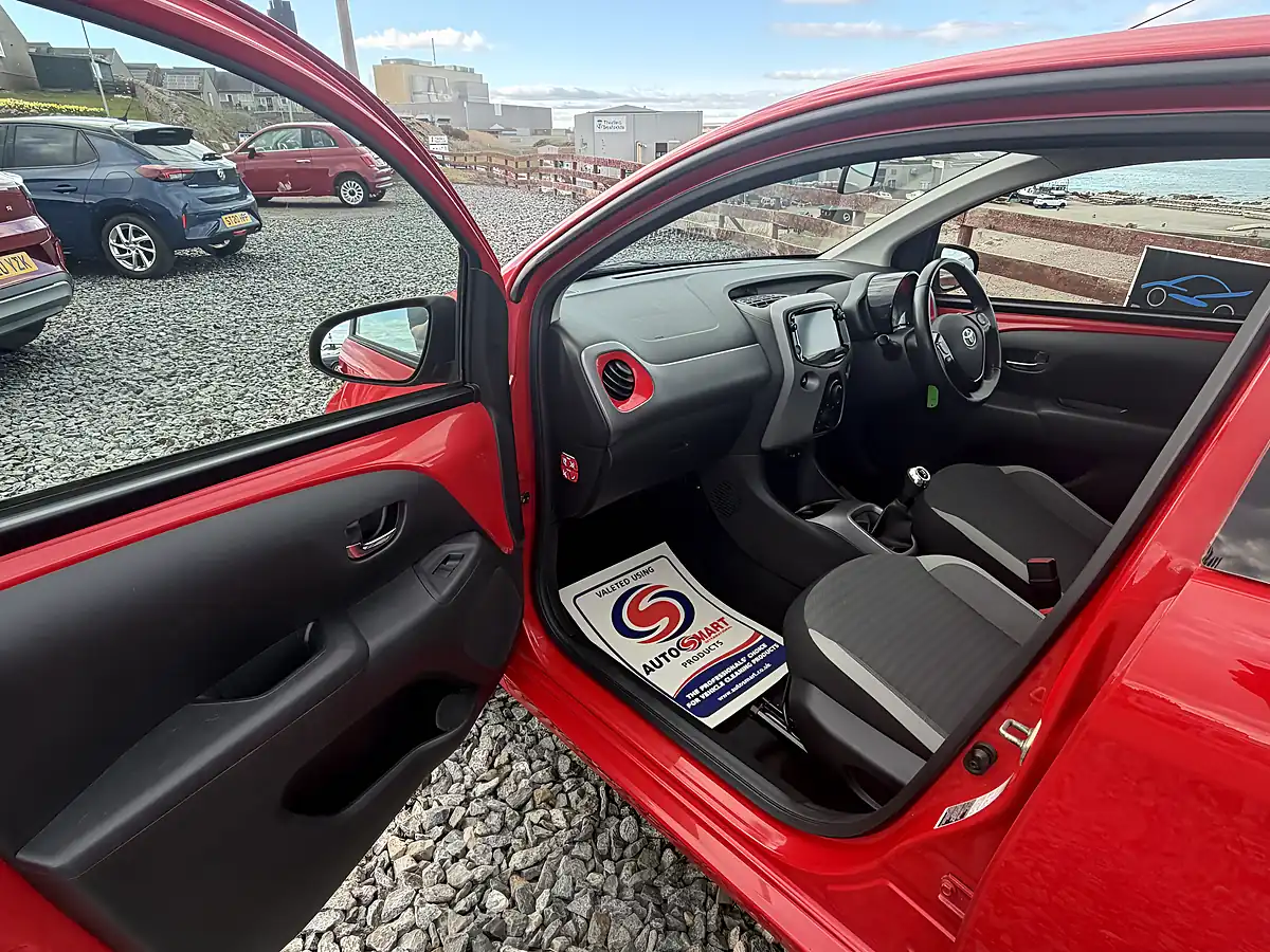 Used 2020 Toyota Aygo X-Play Red - Interior and Exterior details 11