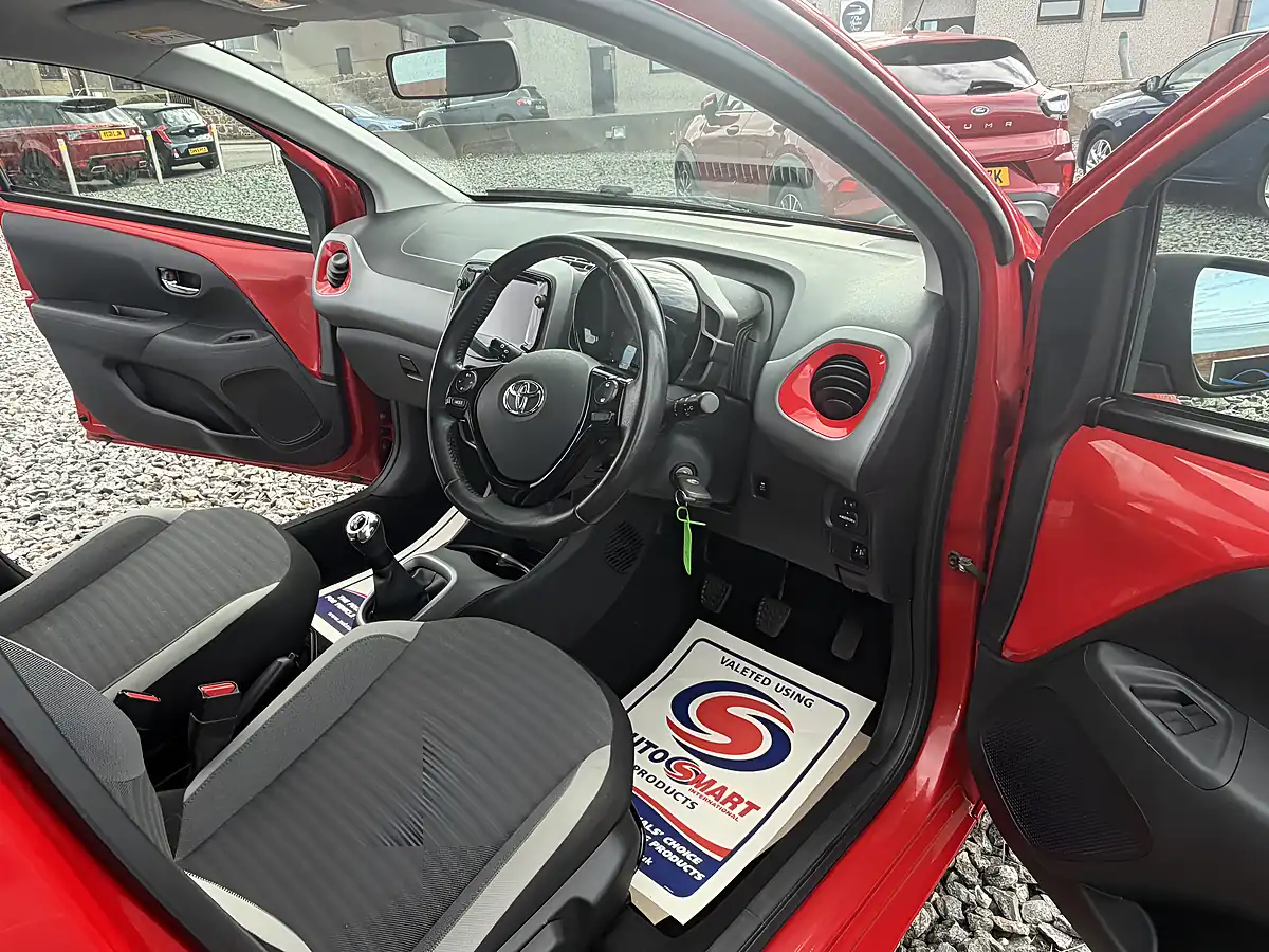 Used 2020 Toyota Aygo X-Play Red - Interior and Exterior details 16