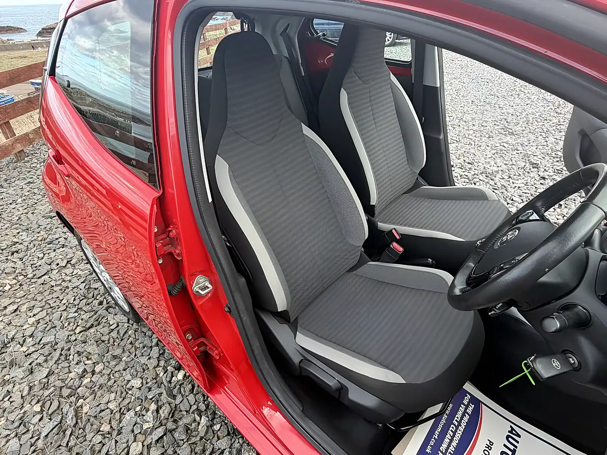 Used 2020 Toyota Aygo X-Play Red - Interior and Exterior details 17