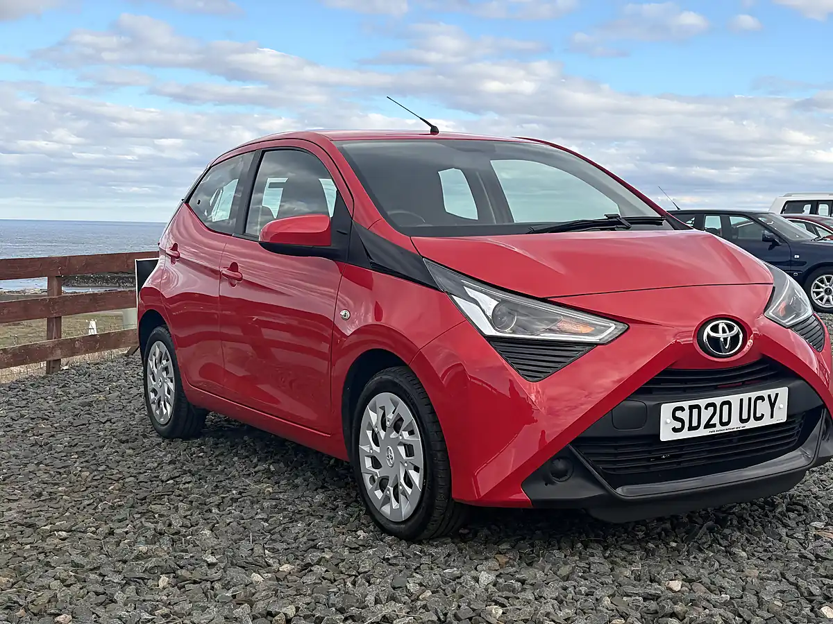 Used 2020 Toyota Aygo X-Play Red - Interior and Exterior details 3