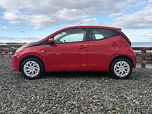 Used 2020 Toyota Aygo X-Play Red - Interior and Exterior details 8