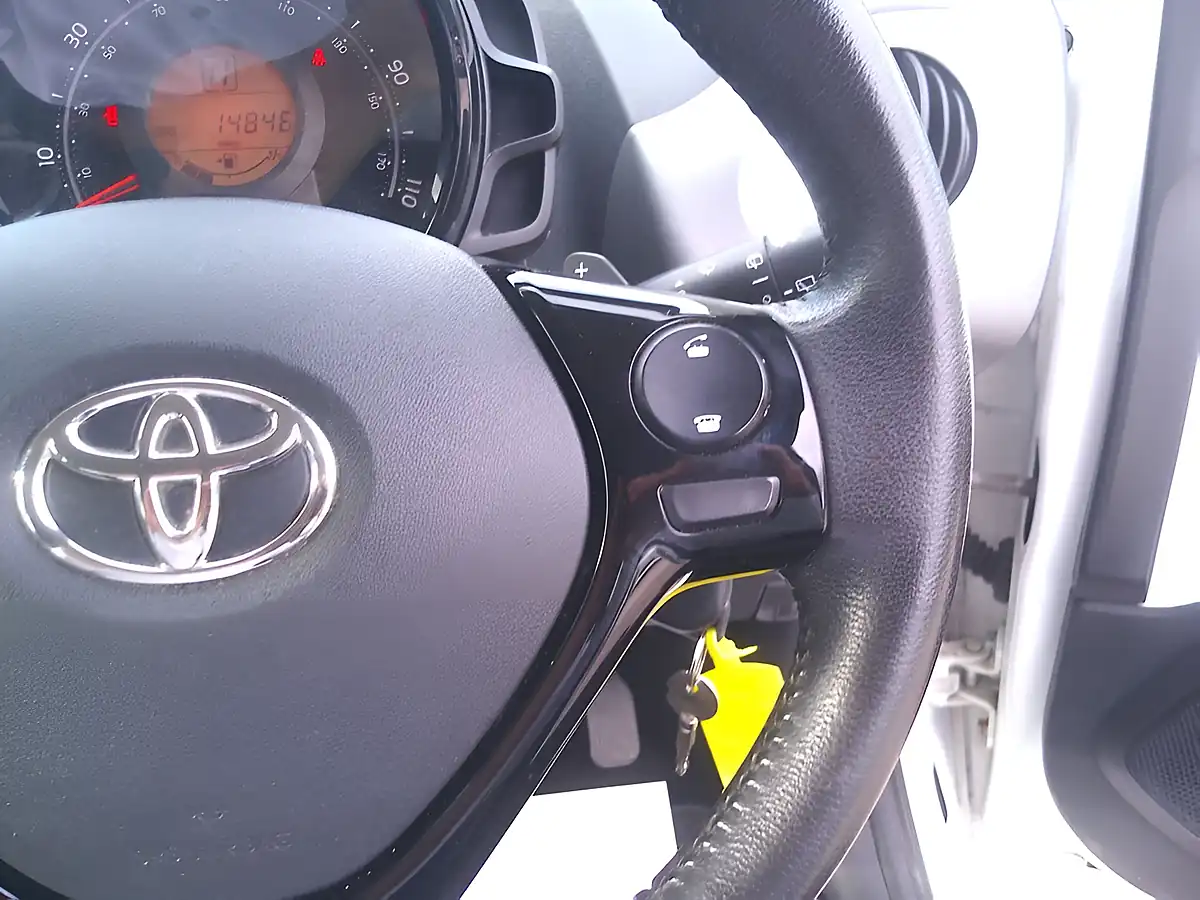 Used 2020 Toyota Aygo X-Play White - Interior and Exterior details 10