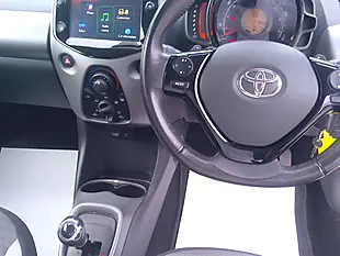 Used 2020 Toyota Aygo X-Play White - Interior and Exterior details 11