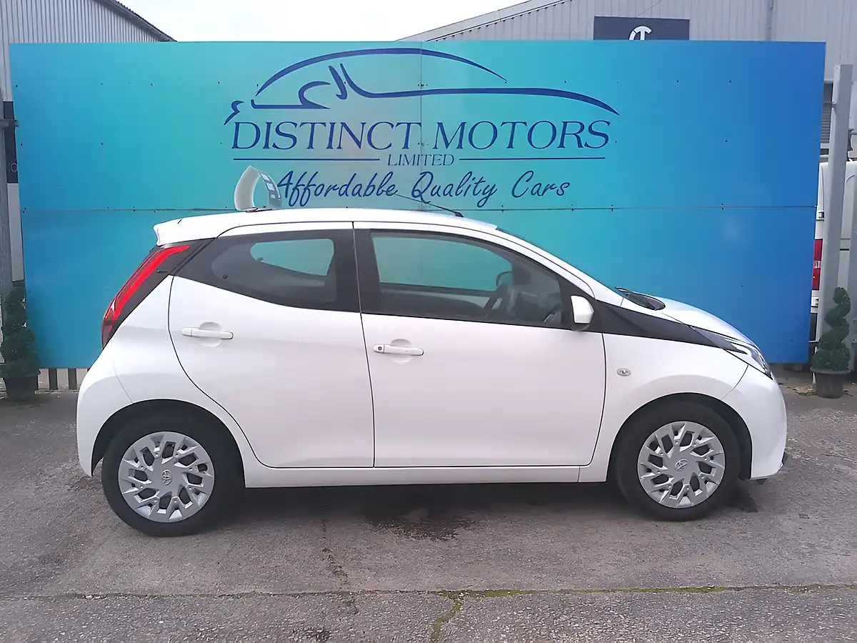 Used 2020 Toyota Aygo X-Play White - Interior and Exterior details 7